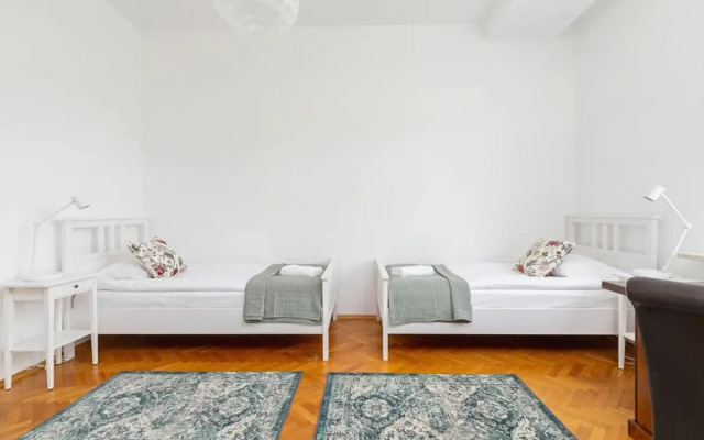 Family Apartment Slowackiego by Renters