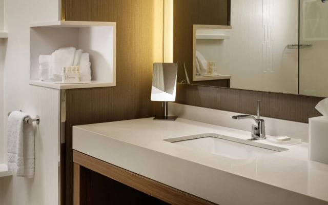 Courtyard by Marriott Erie Bayfront