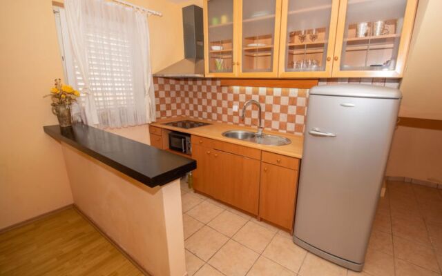 Apartment Dejan Seefeld in Tirol 33060