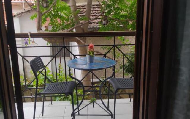 Varousi.Traditional house in old town of Trikala 1