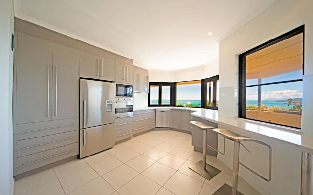Sea Star Apartments
