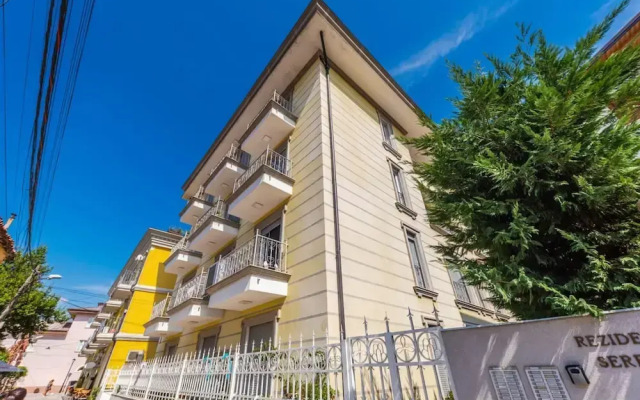 Urban Scene - Free Parking