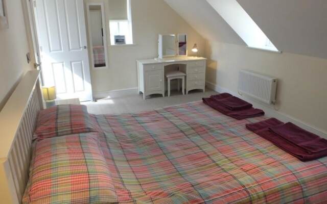 Park Place Court 3 Plas Bach