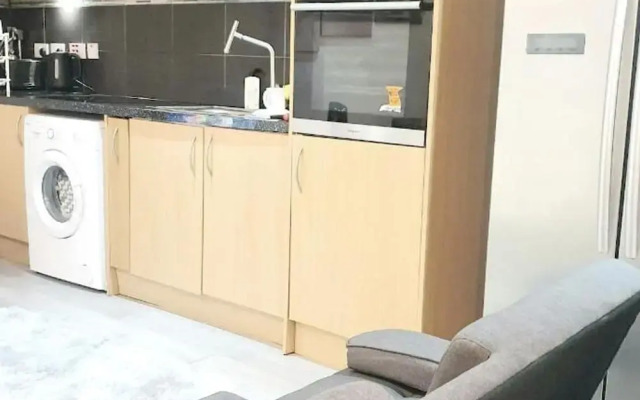 1-bed Suite - Sleeps 3 - Parking - Near Bluewater