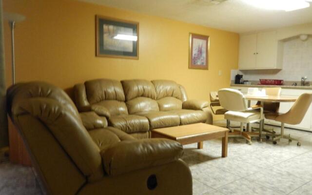 Pearsall Executive Inn