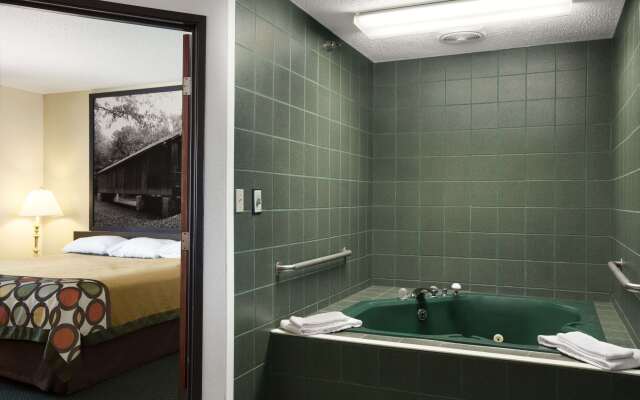 Super 8 by Wyndham Bowling Green