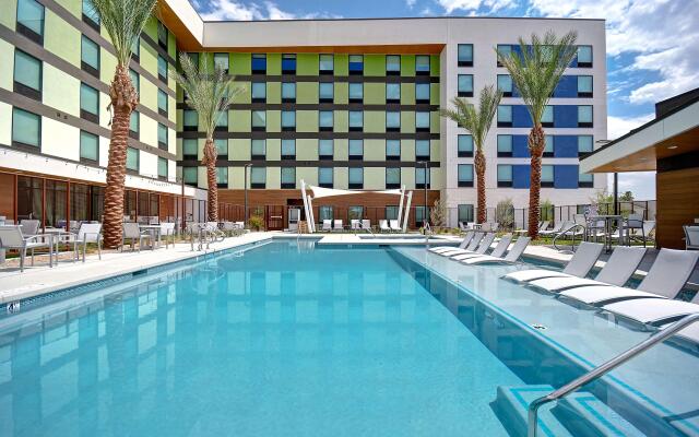 Hampton Inn & Suites Las Vegas Convention Center - No Resort Fee