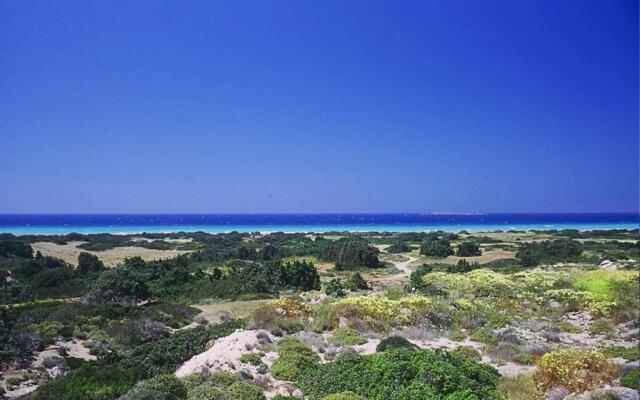 Lovely independent room in Ecovilla on the beach
