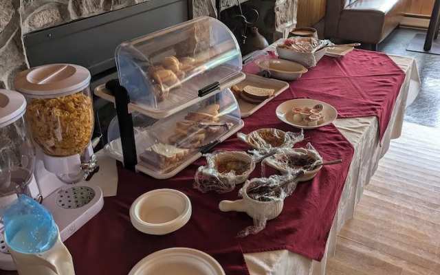 Hotel La Roche Pleureuse