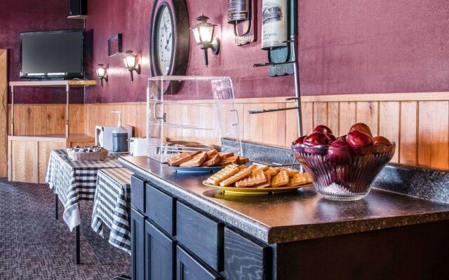 Quality Inn & Suites Munising