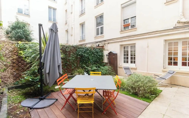 Superb Terrace Apart Champs Elysees Eiffel Tower