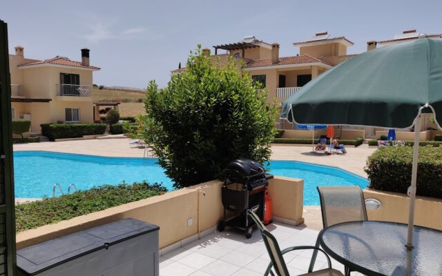 Cyprus-2 Beds Ensuite, Pool, Patios, Wifi, Parking