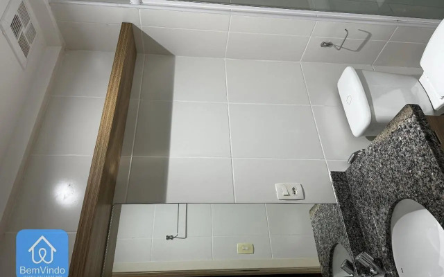 Apartamento Amplo Com Varanda No Salvador Prime