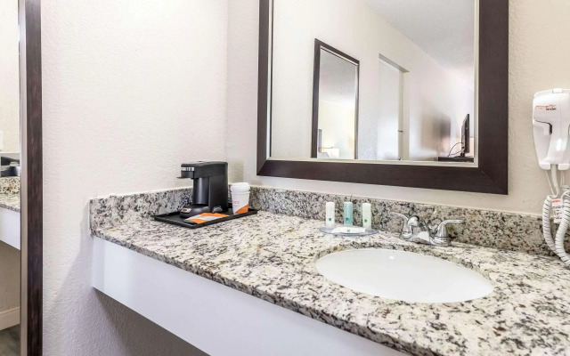 Quality Inn Palm Beach International Airport
