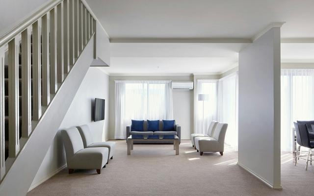 Pinnacle Apartments