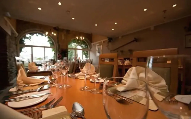 Feathers Hotel, Bar and Restaurant