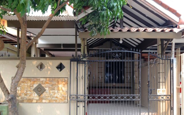 Kamar Keluarga Bandara IV Syariah