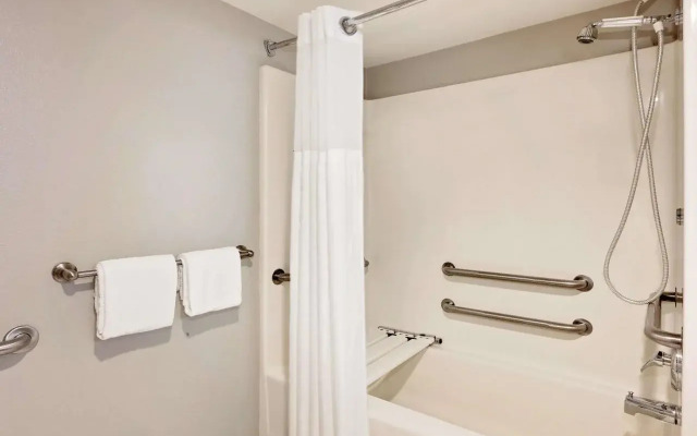 Days Inn & Suites by Wyndham Arcata