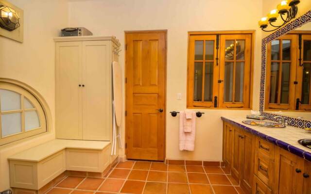 Casa Del Vino 2BR by Casago