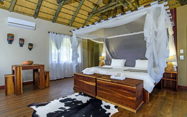 Hakusembe River Lodge