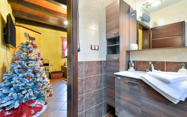 Awesome Home in Adamovec With 2 Bedrooms, Sauna and Wifi