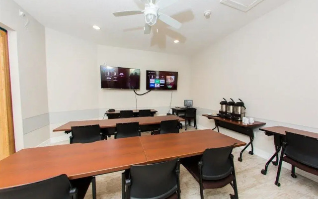 Beyond The Wall Bed and Breakfast