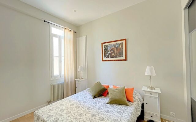 Modern Apartment 20 m from the Sea