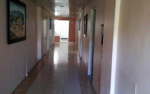 Aparta Hotel Jardines Metropolitanos