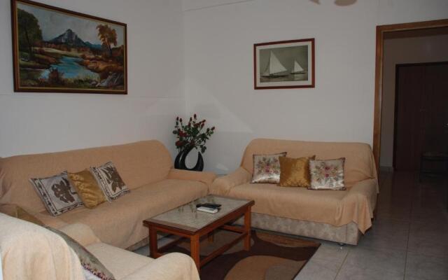 Kanarinis Apartments