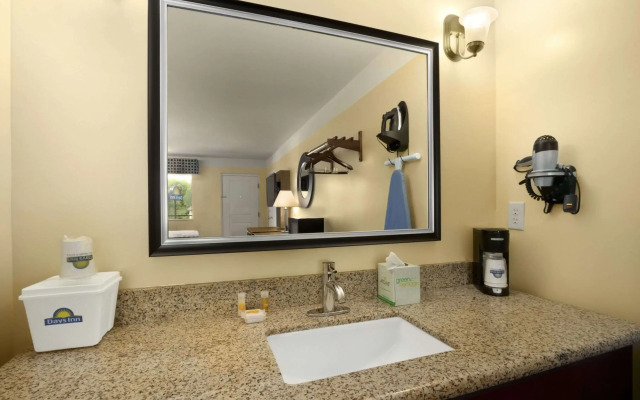 Days Inn by Wyndham Fultondale