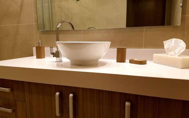 Cute 1 BR in amazing location by Happy Address