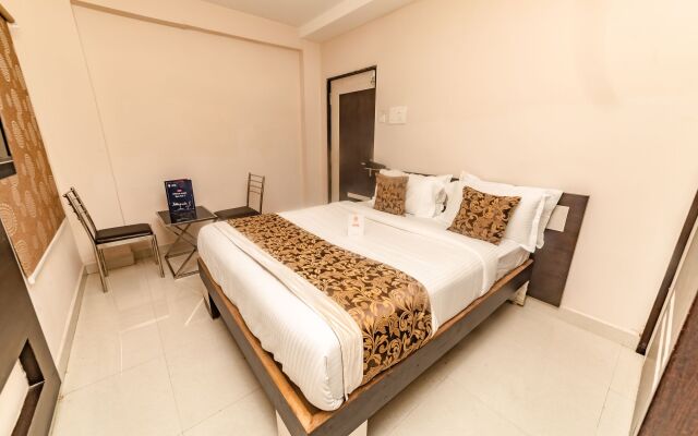 OYO 9804 Hotel SR Residency