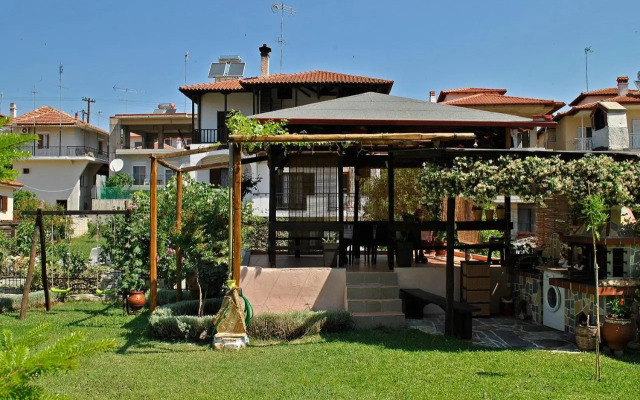 Voula Kourbeti Apartments