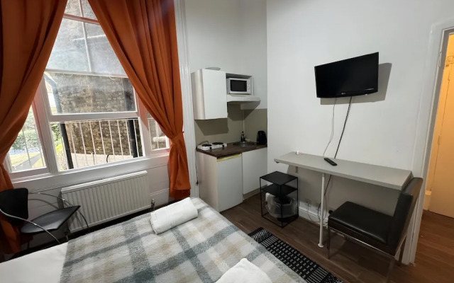 Remarkable Studio Apartment in London
