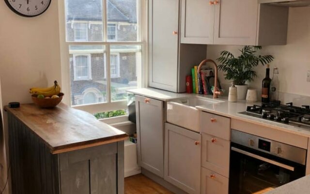 Bright And Stylish 1 Bedroom Apartment In London Fields