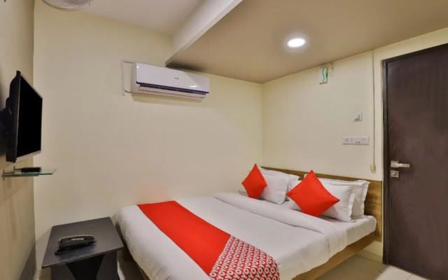 OYO 19842 Hotel Royal Inn