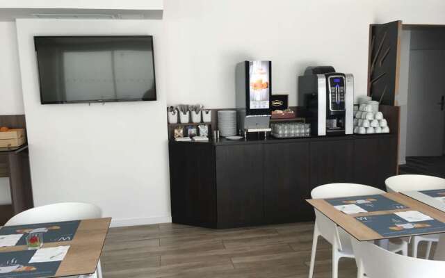 Brit Hotel Martigues Nord