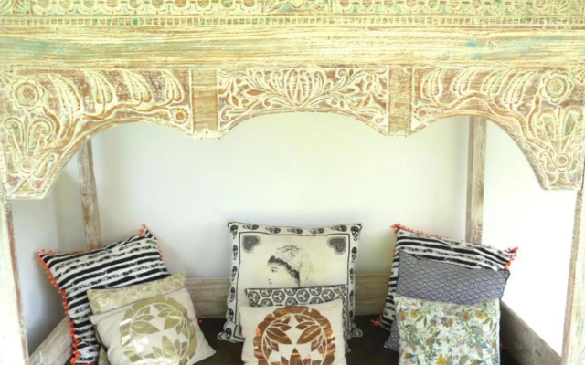 Gili Khumba Villas