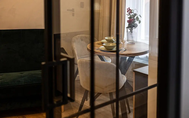 Estrella 5 Nowoczesno w Zabytkowej Kamienicy Garbary 12