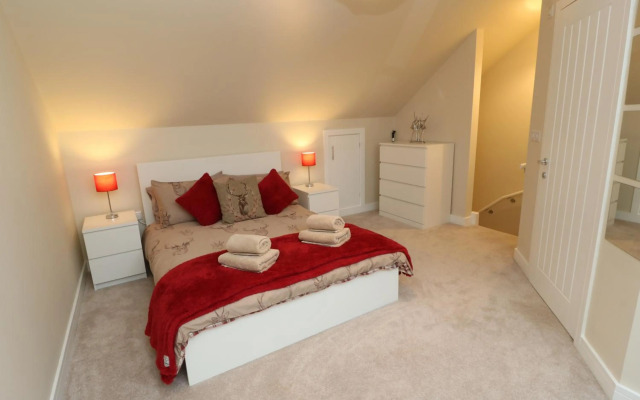 Modern Town House Shepley