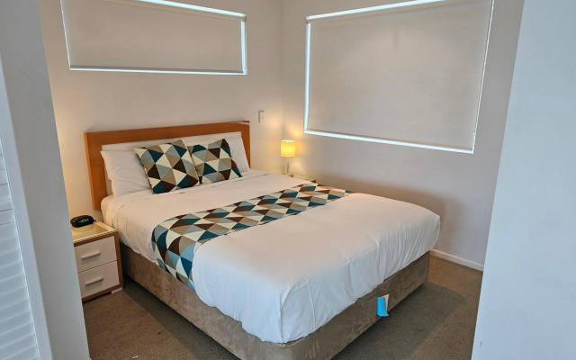 Koola Beach Apartments Bargara – Guest Rooms – Bargara