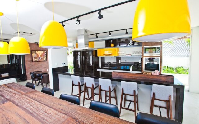 FL002 2 Bedroom Apartment By Senstay