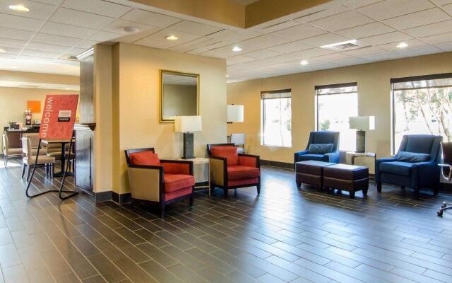 Clarion Pointe Apex – Holly Springs