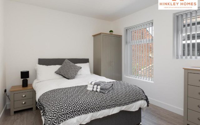 New Immaculate 5bed - Parking - City Links - 5 By Hinkley Homes Short Lets & Serviced Accommodation