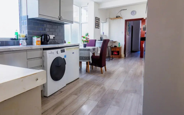 WoodHouse Lodge Room 2