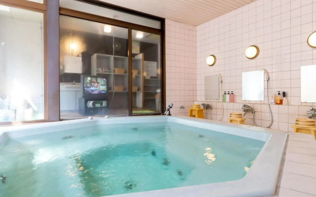 Nakaoyama Onsen Shosenkaku