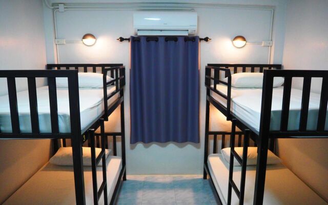 Wayla Hostel - Adults Only