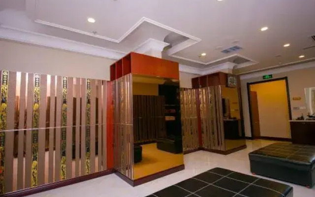 Linjiang Huayuan Hotel