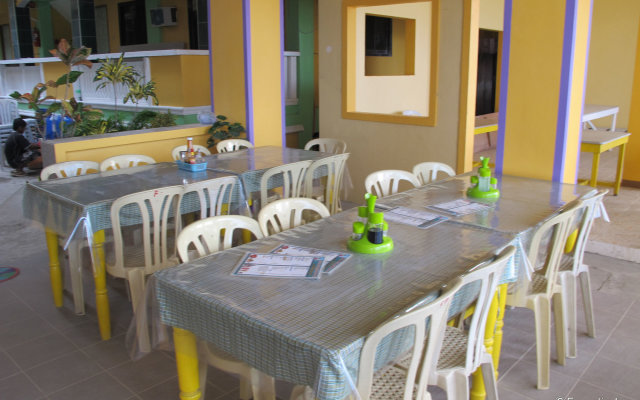 White Beach Hotel Puerto Galera powered by Cocotel