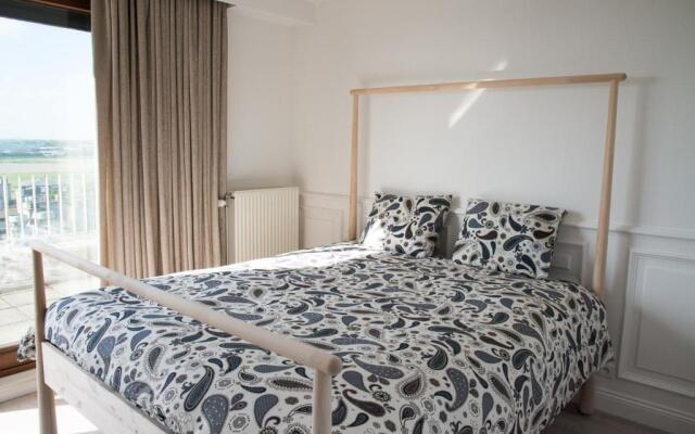 Superb Penthouse seaview near Bruges